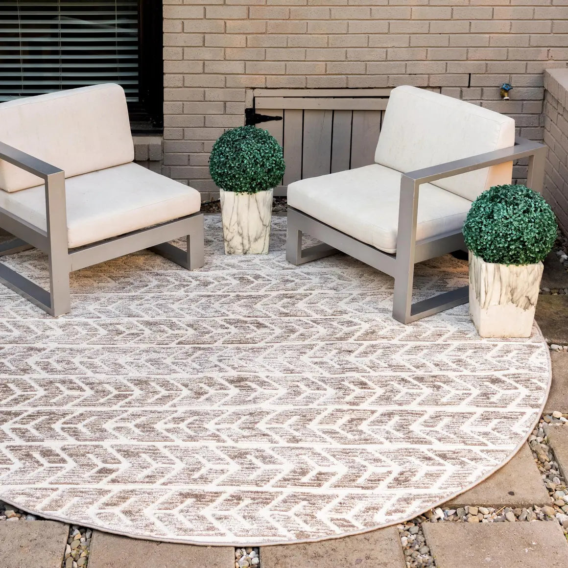 8' x 8' Beige Sabrina Soto Indoor/Outdoor Round Rug