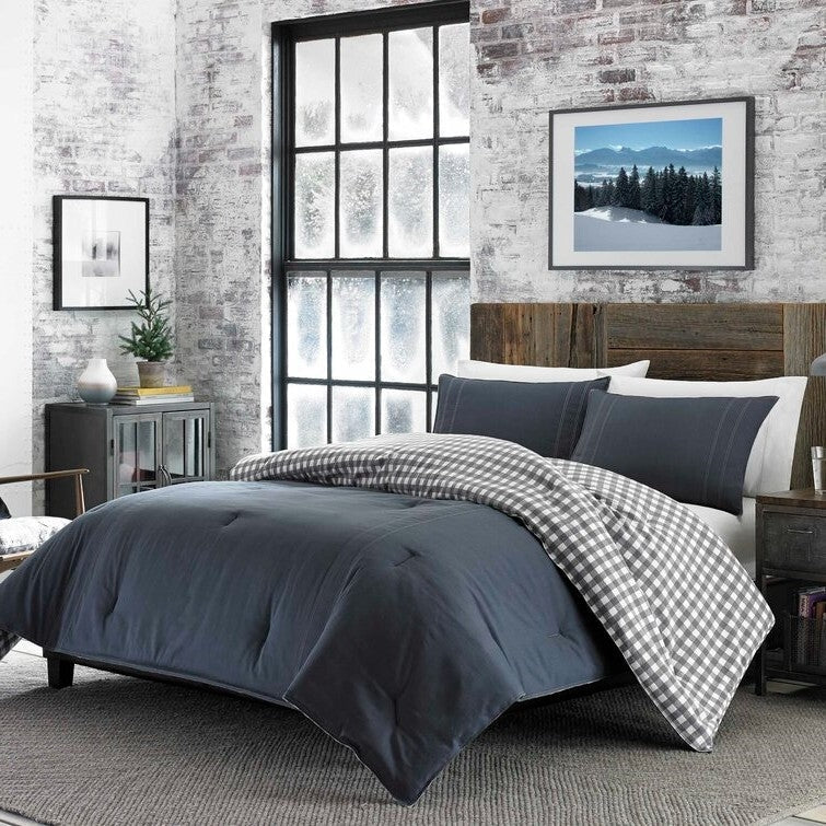 Bedroom > Comforters And Sets - Full/Queen Size 100% Cotton Reverse Plaid Gray/White Comforter Set