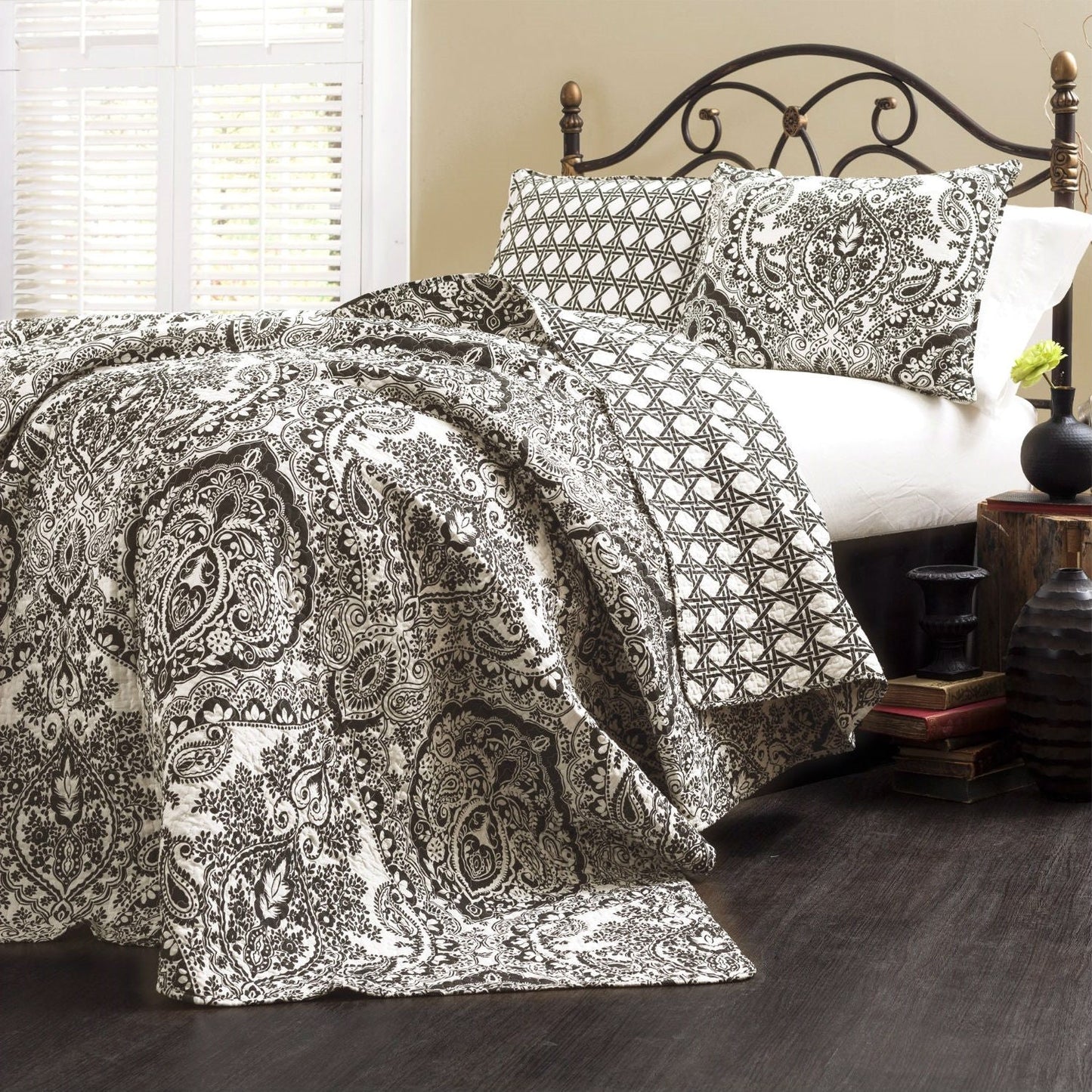 Bedroom > Quilts & Blankets - Queen Size 3-Piece Quilt Set 100-Percent Cotton In Charcoal Damask