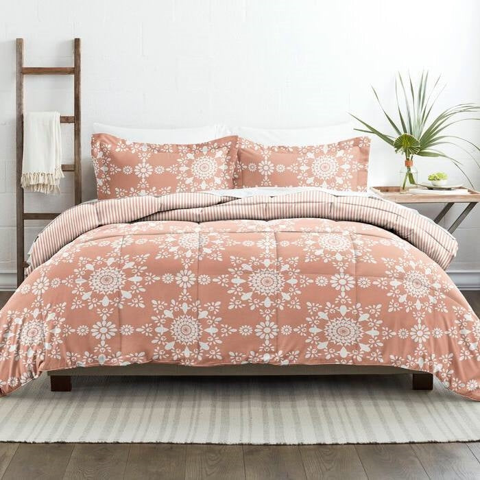 Bedroom > Comforters And Sets - Full/Queen Size 3-Piece Clay And White Reversible Floral Striped Comforter Set