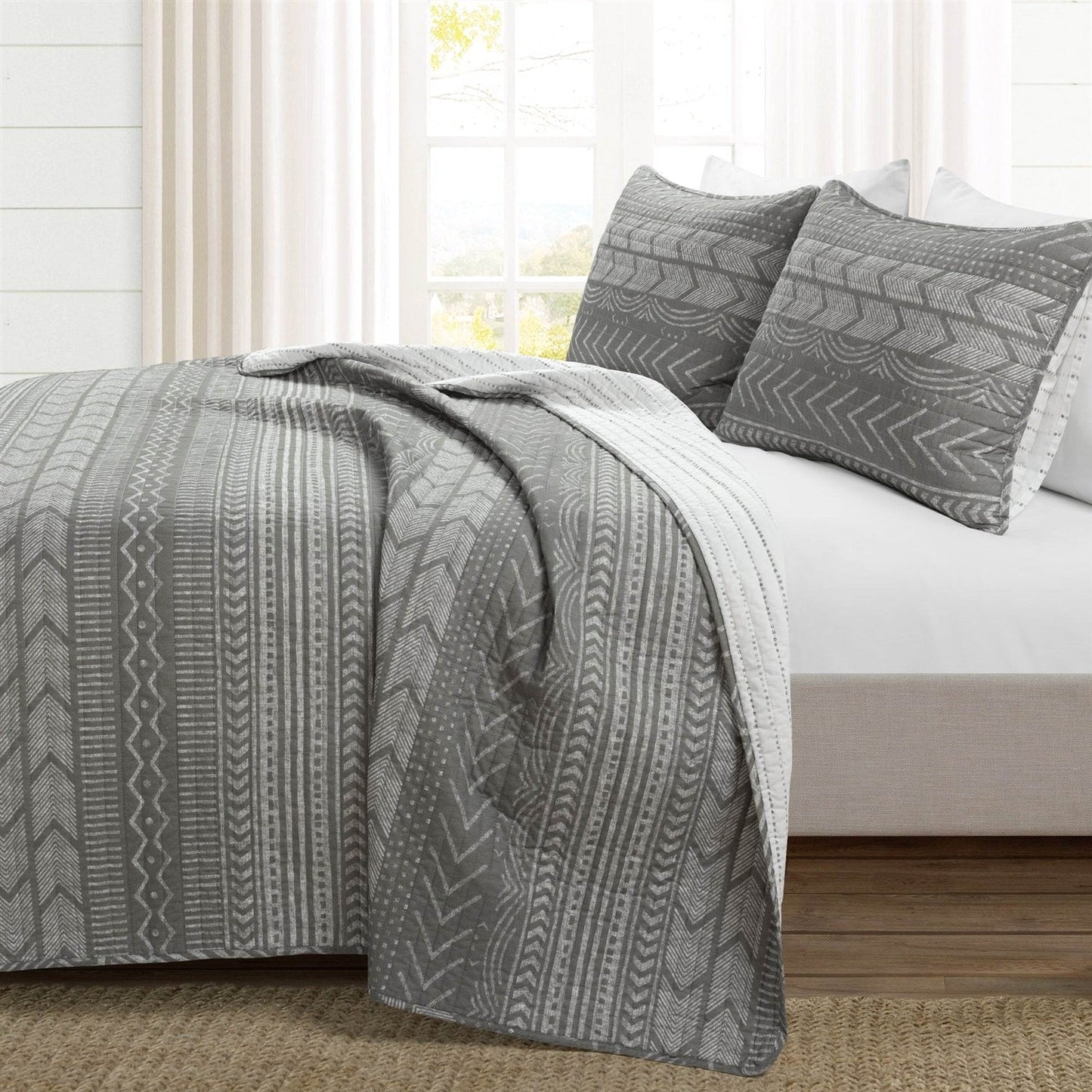 Bedroom > Quilts & Blankets - Full/Queen Scandinavian Dark Grey Chevron Reversible Cotton Quilt Set