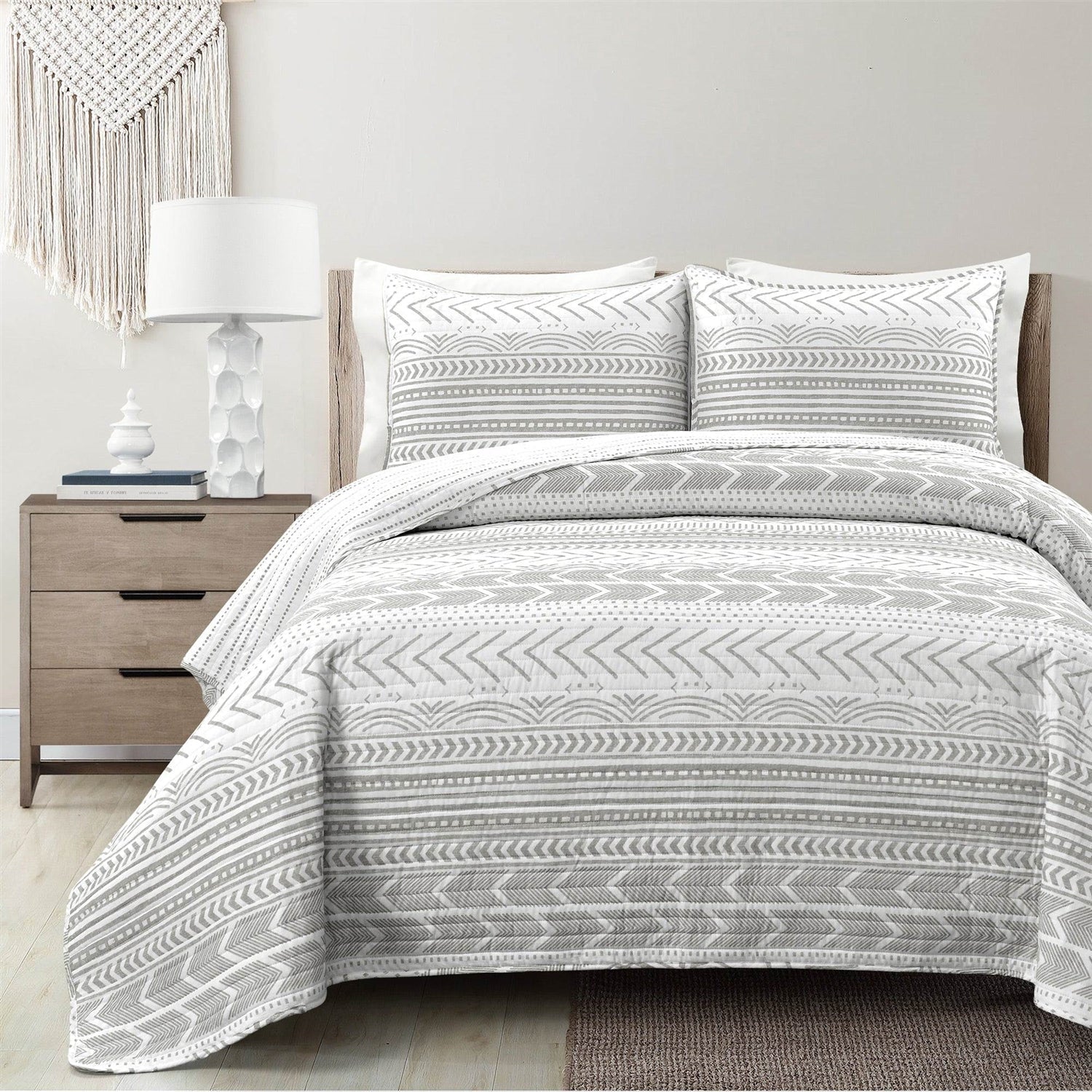 Bedroom > Quilts & Blankets - Full/Queen Scandinavian Chevron Grey White Reversible Cotton Quilt Set