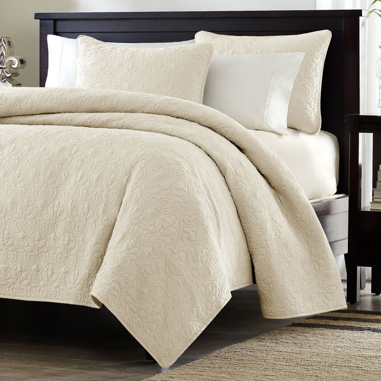 Bedroom > Quilts & Blankets - Full / Queen Ivory Beige Quilted Coverlet Quilt Set With 2 Shams