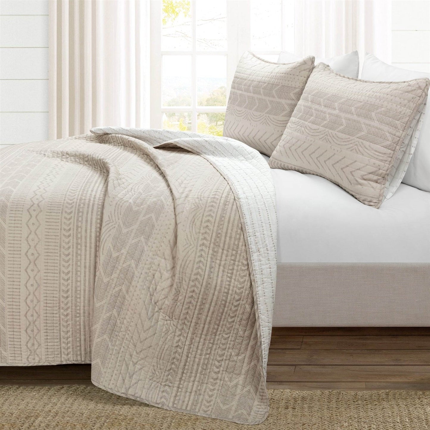 Bedroom > Quilts & Blankets - Full/Queen Scandinavian Chevron Beige Tan Reversible Cotton Quilt Set