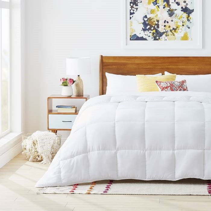 Bedroom > Comforters And Sets - Full Size Cozy All Seasons Plush White Polyester Down Alternative Comforter