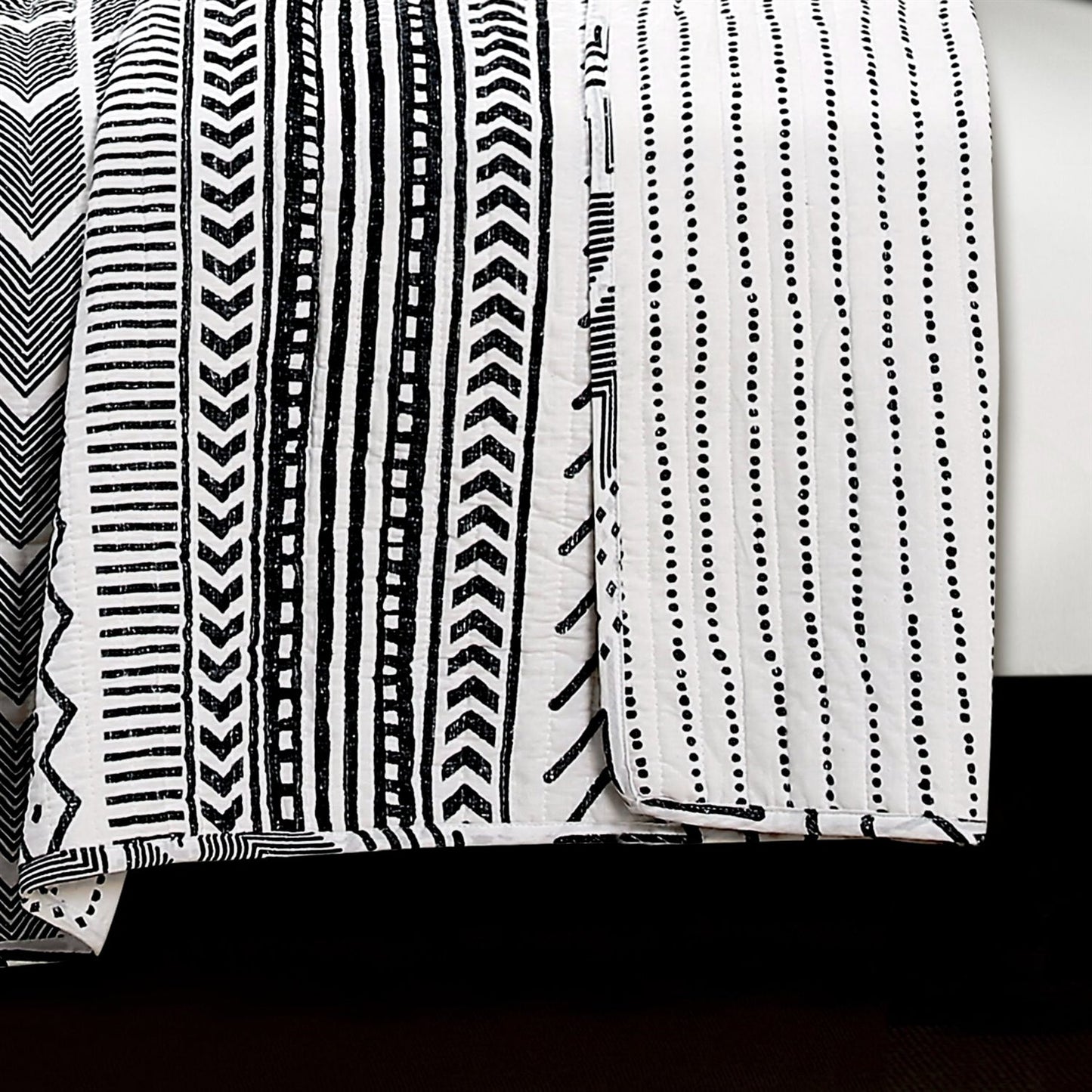 3 Piece Scandinavian Black White Reversible Cotton Set in King-Novel Home