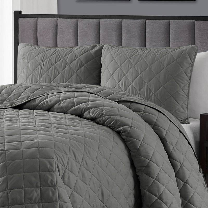Bedroom > Quilts & Blankets - King/CAL King 3-Piece Dark Grey Polyester Microfiber Diamond Quilted Quilt Set