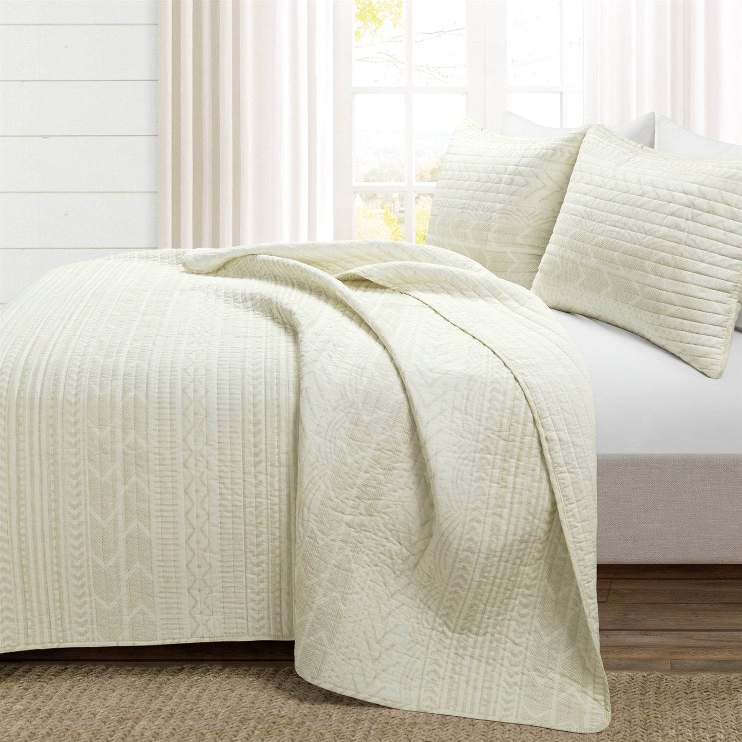 Bedroom > Quilts & Blankets - King Size Scandinavian Chevron Ivory Reversible Cotton Quilt Set