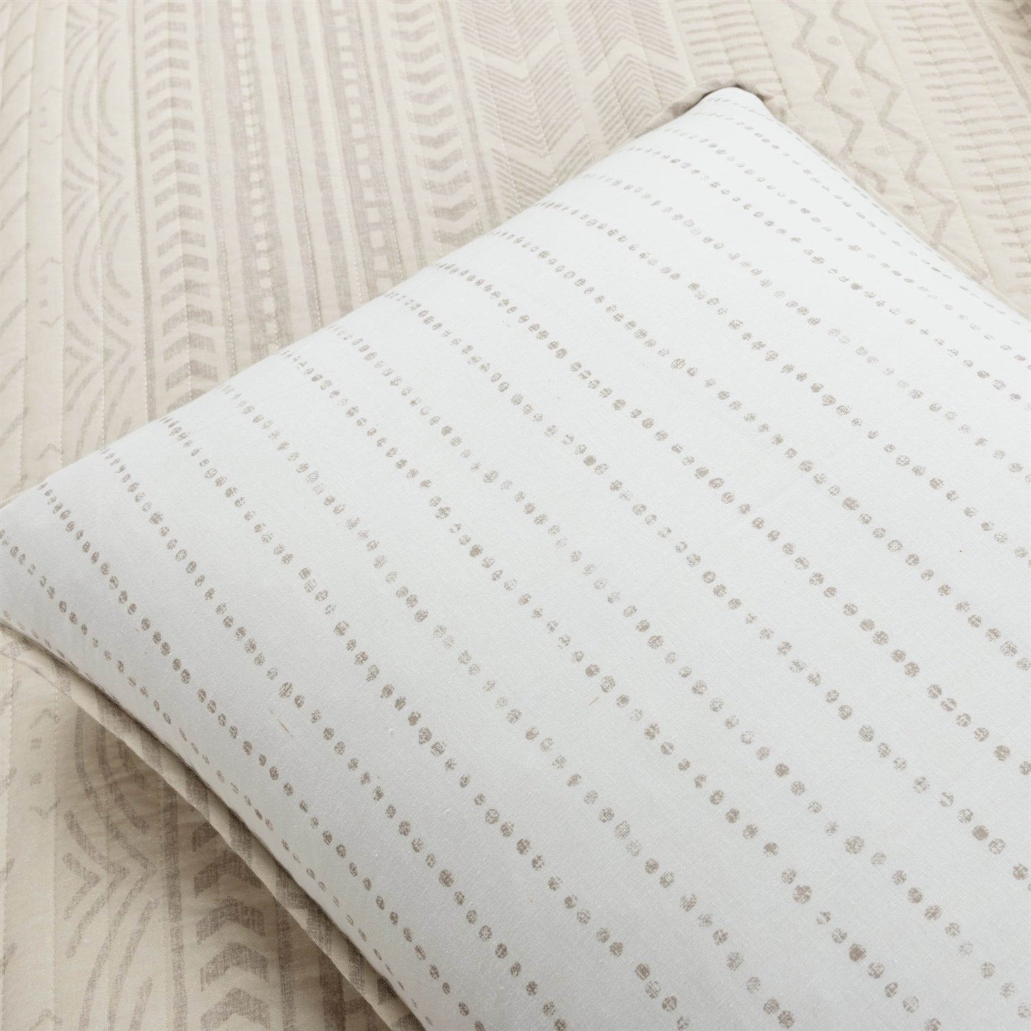 Bedroom > Quilts & Blankets - King Scandinavian Chevron Beige Tan White Reversible Cotton Quilt Set