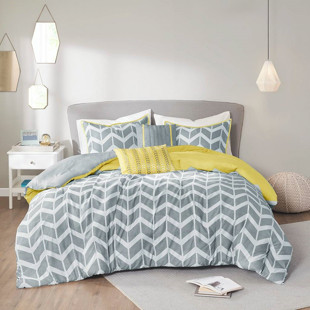 Bedroom > Comforters And Sets - King / Cal King Reversible Comforter Set In Grey White Yellow Chevron Stripe