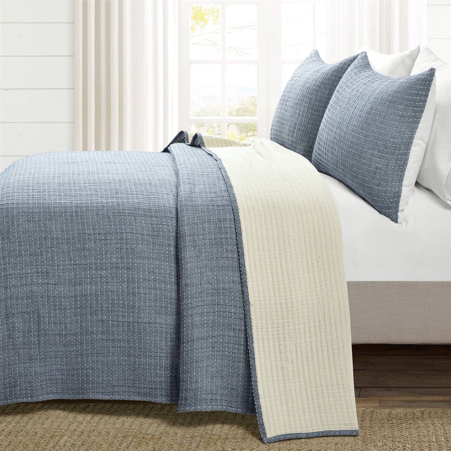 Bedroom > Quilts & Blankets - King Size 3-Piece Reversible Woven Cotton Quilt Set In Navy Cream