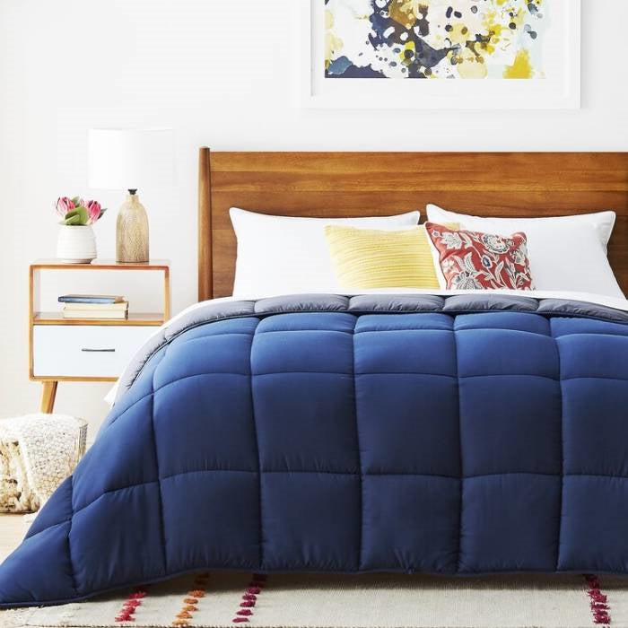 Bedroom > Comforters And Sets - Queen All Seasons Grey/Navy Reversible Polyester Down Alternative Comforter