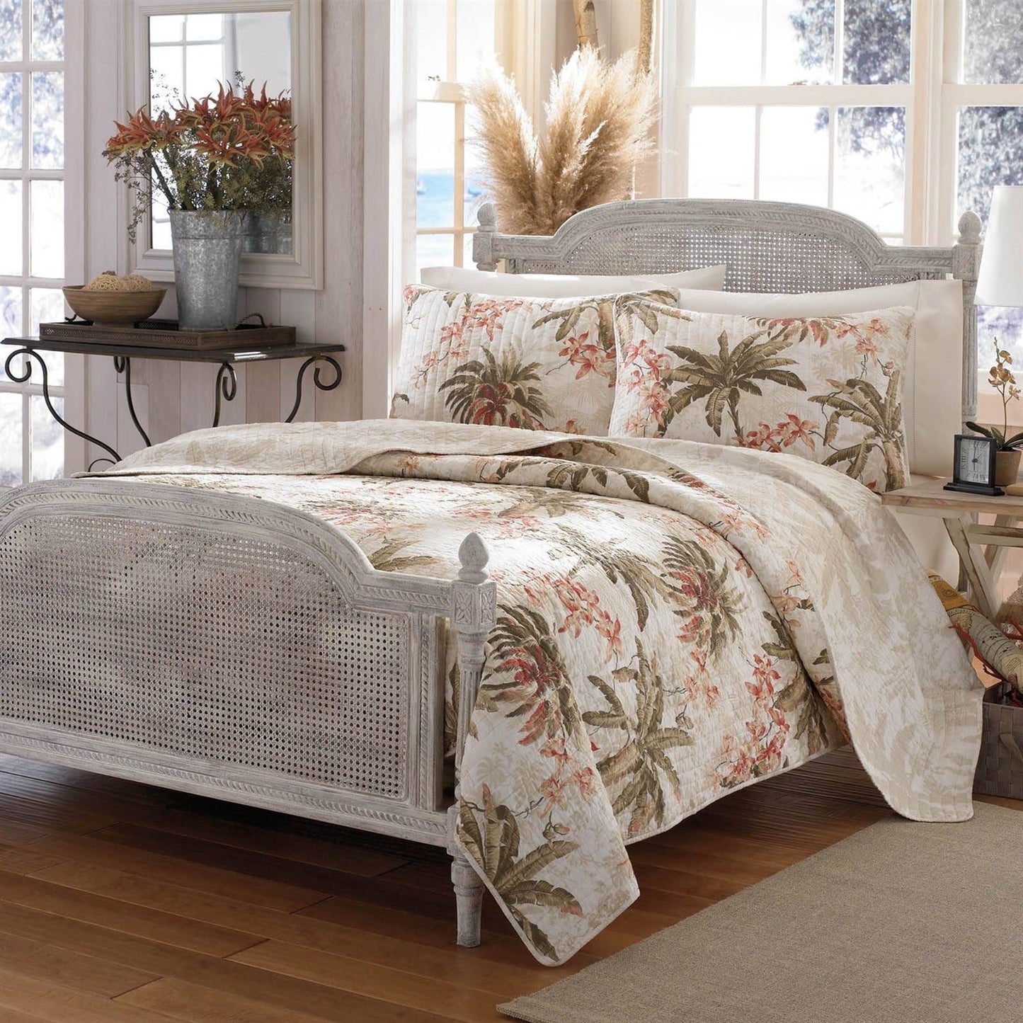 Bedroom > Quilts & Blankets - King Cotton Coastal Palm Tree Floral 3 Piece Reversible Quilt Set