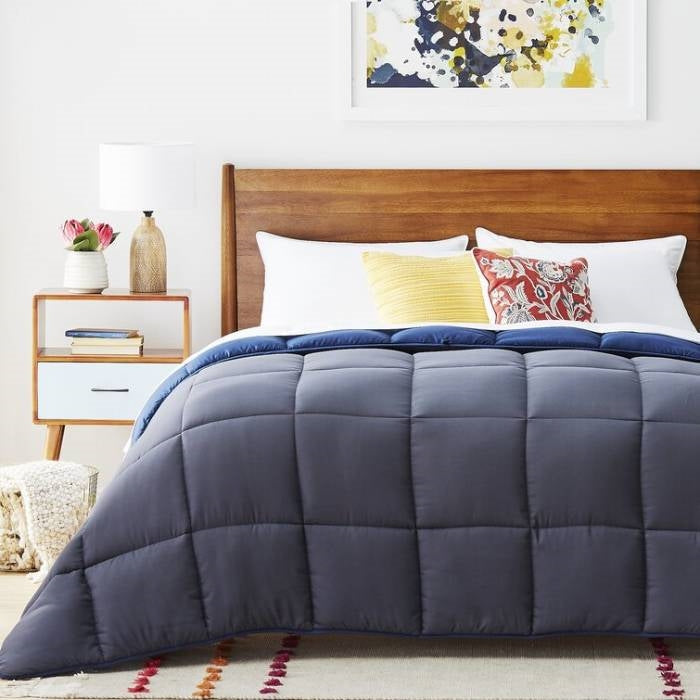 Bedroom > Comforters And Sets - Twin Size All Seasons Grey/Navy Reversible Polyester Down Alternative Comforter