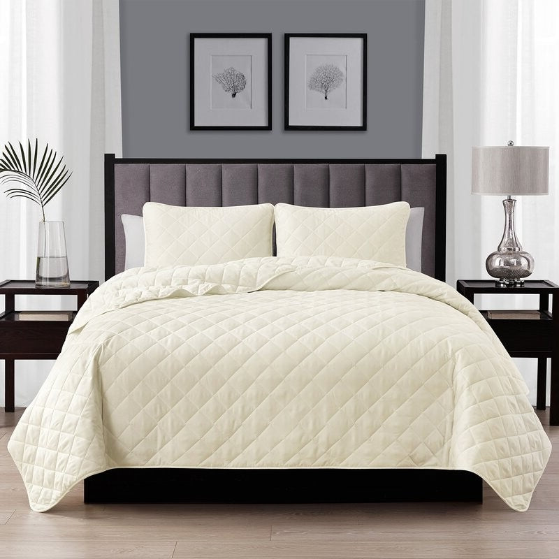 Bedroom > Quilts & Blankets - Twin/Twin XL 2-Piece Ivory Microfiber Reversible Diamond Quilt Set