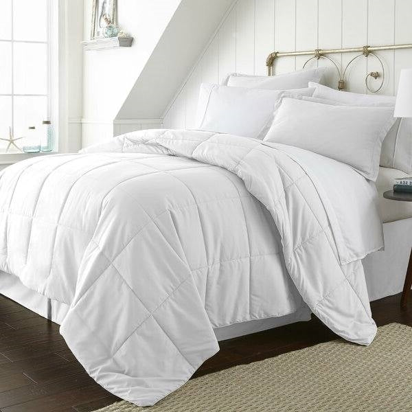 Bedroom > Comforters And Sets - CA King Size Microfiber 6-Piece Reversible Bed In A Bag Comforter Set In White